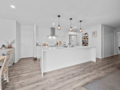 Bring Us Your Offers! 186 m2 Floor Area (Approx)