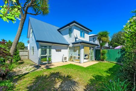 Smart Townhouse So Close To The City