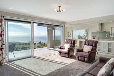 Outstanding Views, Options for Extended Family