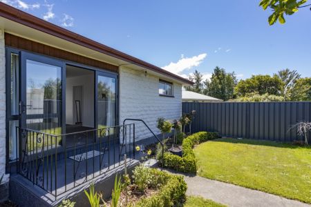 Fall in Love with Easy Living in Amberley