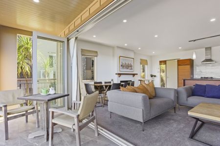 Spacious Villa with Remarkable Mountain Views