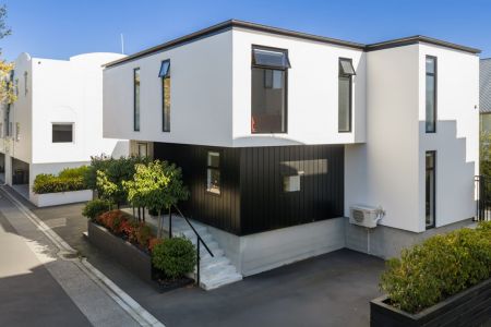 Merivale Gem &ndash; Near-New & Zoned for Top Schools