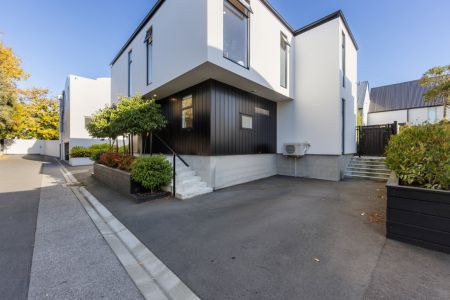 Merivale Gem &ndash; Near-New & Zoned for Top Schools