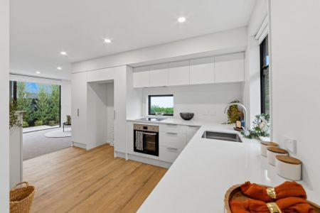 Merivale Gem &ndash; Near-New & Zoned for Top Schools