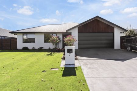 Sunny, Modern Family Home
