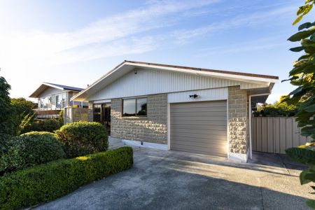 Spacious Two Bedroom Home with Double Glazing!