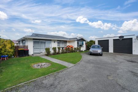 Spacious, Sunny & Superbly Located
