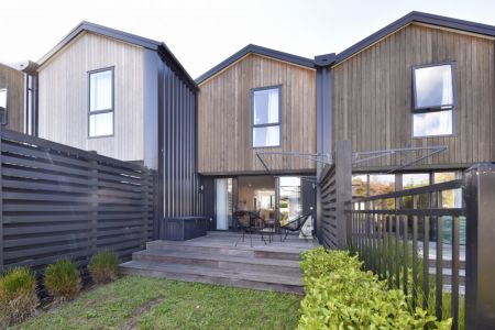 Trendy Townhouse In Popular Saint Albans
