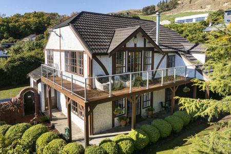 English Charm, Spectacular Views, Modern Living!