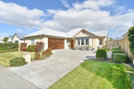 NOW UNDER OFFER!
