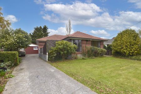 Six Car Garaging on 981 M2 of Land !