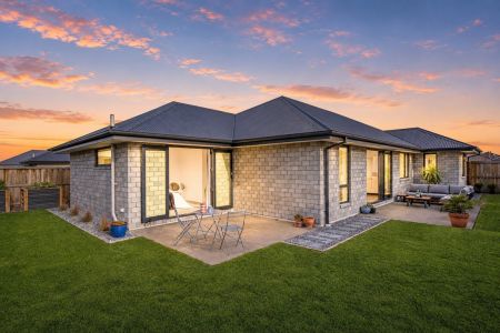 Easy Living on Frogmore Way