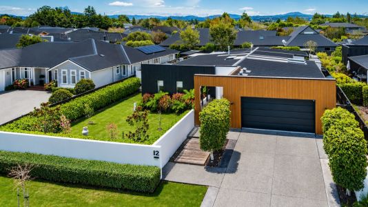 Luxury Meets Lifestyle - With 3 Car Garaging .