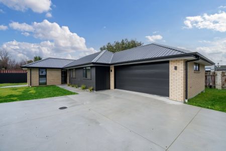 Stunning New Build &ndash; Why Build When You Can Buy?