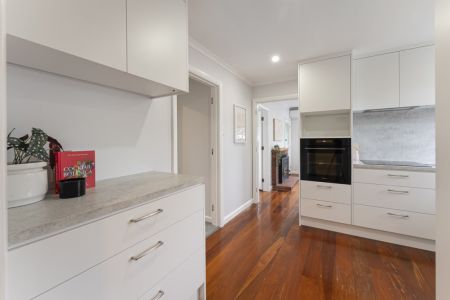 Stand Alone, Renovated and Ready to Go!
