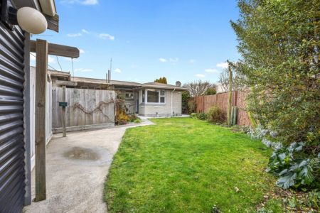 Location, Lifestyle & An Opportunity!!