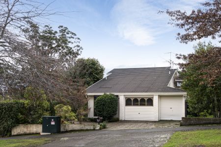 Estate Sale, Fantastic Location!