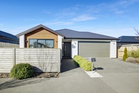 Stylish, Spacious & Ready to Enjoy!