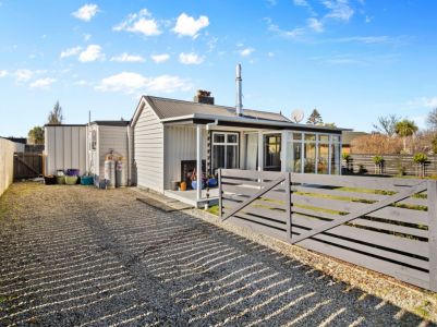 Historic Charm, Stunning Mt Hutt Views