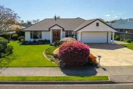 Family Home, Perfect Location!