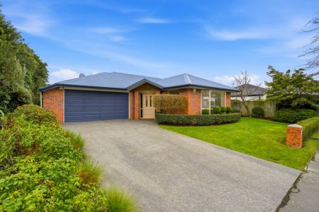 Stylish Suburban Tranquility at 22 William Brittan