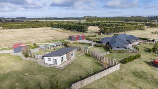 Two Homes, 4.3ha & Exceptional Shedding