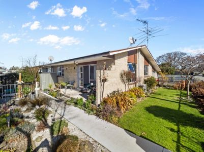 Ultimate Convenience & Sunny Living