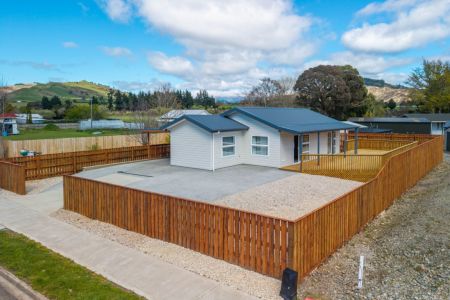 Brand-New in Tapawera
