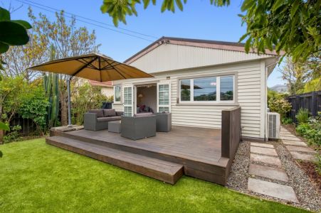 Charming Abode at 18 Conway Street, Somerfield
