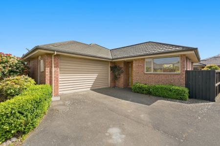 Indulge in Comfortable Living at 24 Parade Court