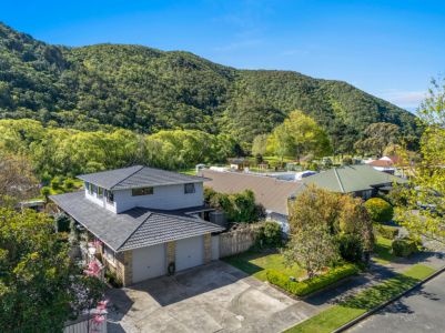 A Must See Family Home with a Holiday Feel!