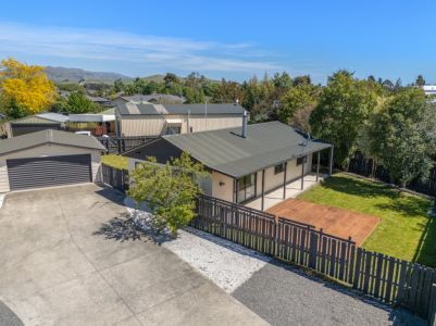 Private, Renovated, Plenty of Parking!