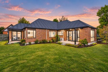 Classic Family Charm with Space to Grow